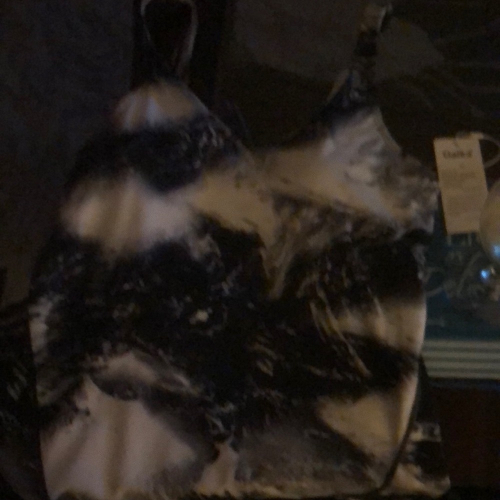 Oalka work out shirt